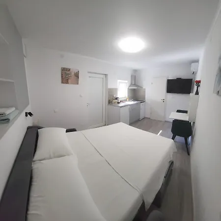 Studio Mer Apartment *